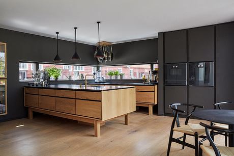 Floating House in Copenhagen designed by Garde Hvalsøe Offers Luxurious Boating Life - 4