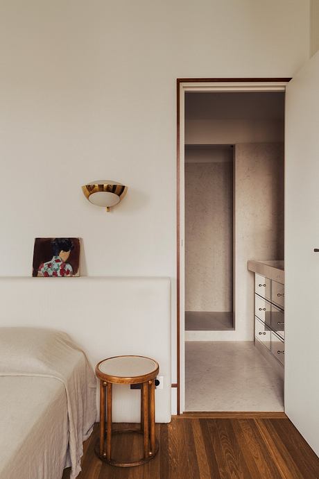 Babylone Apartment Blends Classical and Contemporary Design - 6