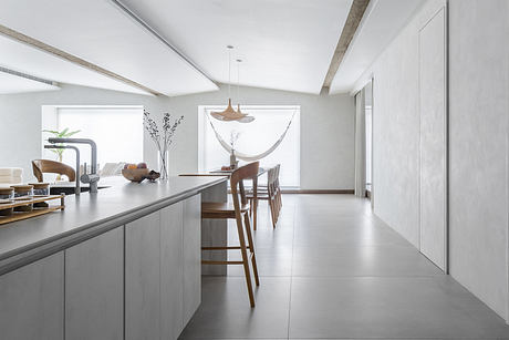 Daily Vacation Merges Hotel Functionality into Opulent Residential Interior - 4