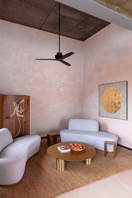 Summer House Charms with Surprising Elegance - 6