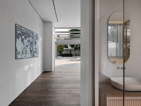 A Home that is the Perfect Canvas by Nitzan Horowitz - 7