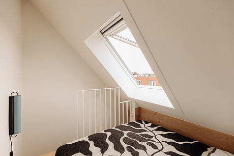 Amsterdam Loft Revelation: Cozy Space Bolstered by Oak Wood Veneer - 6