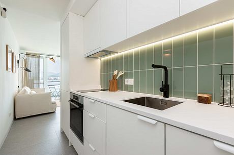 Bahia Apartment Brings Mediterranean Vibes to 1970’s Apartment in Spain - 6