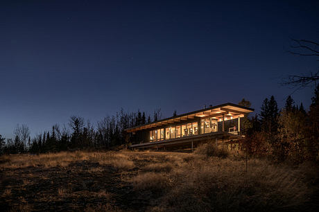 Burnt Rock: Olson Kundig Cabin Cantilevers Over Remote Minnesota Meadow - 7