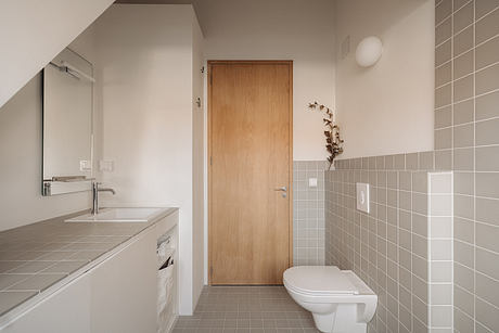 Amsterdam Loft Revelation: Cozy Space Bolstered by Oak Wood Veneer - 8