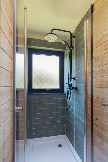Tiny Auro Cabin Celebrates the Beauty of Nature in Puerto Varas - 6