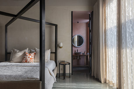 Summer House Charms with Surprising Elegance - 8