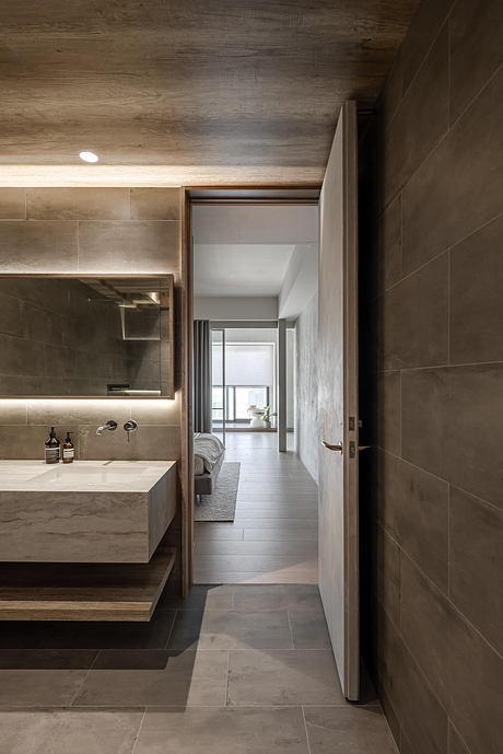 Daily Vacation Merges Hotel Functionality into Opulent Residential Interior - 8