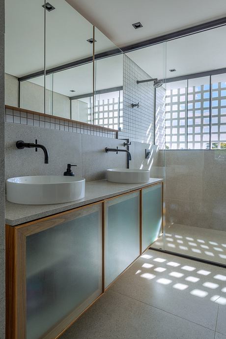 Apartment 308G Celebrates Brasília Modernist Spirit with Thoughtful Retrofit - 10