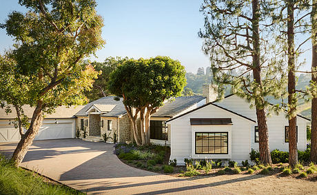 Canyon House Transforms Malibu Ranch House into Modern Family Sanctuary - 9