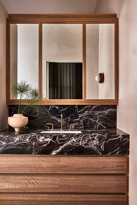 Watertower Apartment Balances Industrial and Bespoke Design - 9