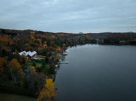 House on the Lake by Atelier Échelle - 10