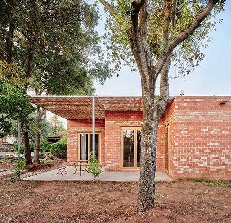 Casa GJ by Alventosa Morell Arquitectes - 1