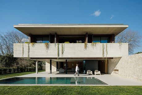 Casa M by Silverline - 1
