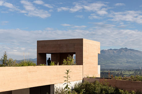 Casa Pastizal by Diez + Muller Arquitectos - 1