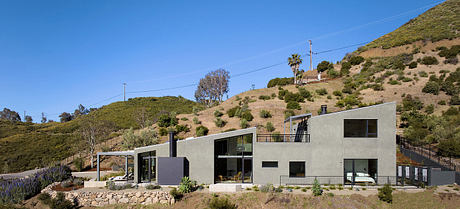 Highway House by Vertebrae - 1