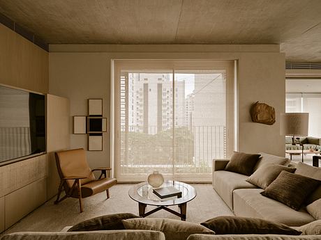 Sete Apartment by Arthur Casas - 1