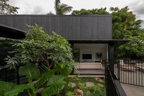 Toohey Forest House by Bones Studio - 2