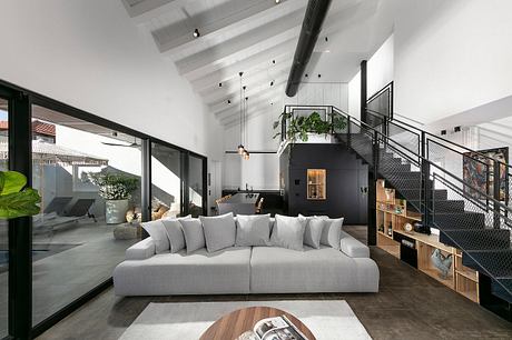 The Perfect Balance: Shpigel Architects Fuses Sentimental and Classic Elements - 3