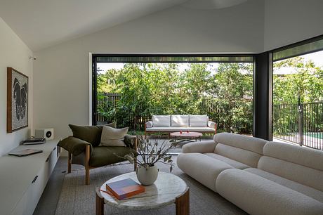 Toohey Forest House by Bones Studio - 3