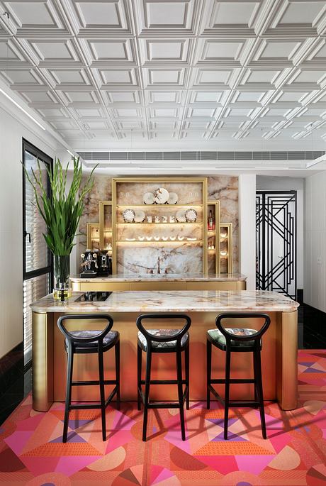 Art Deco Retreat in Tel Aviv Channels The Great Gatsby Vibes - 4