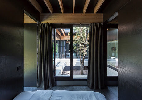 House VMVK II by dmvA - 4