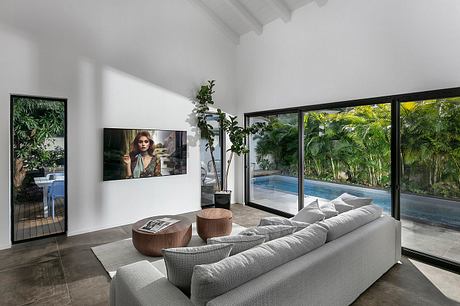The Perfect Balance: Shpigel Architects Fuses Sentimental and Classic Elements - 4