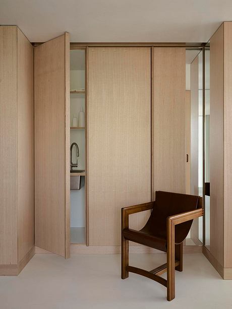 Darling Point Apartment: Studio Zawa Transforms 1960s Flat into Personal Space - 6