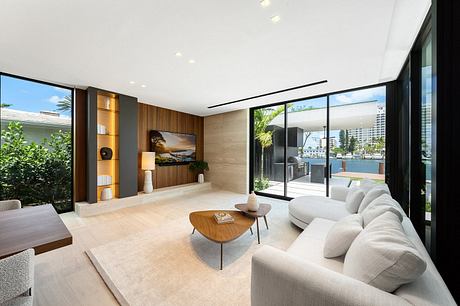 5515 Pine Tree Drive by SDH Studio Architecture Design - 5