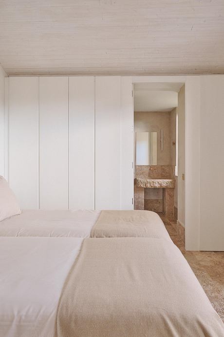 Cottage in La Vera Combines Traditional Architecture with Modern Comforts - 5