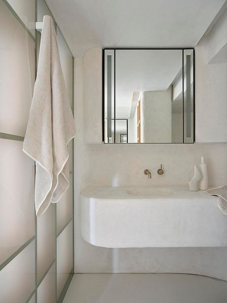 Darling Point Apartment: Studio Zawa Transforms 1960s Flat into Personal Space - 7