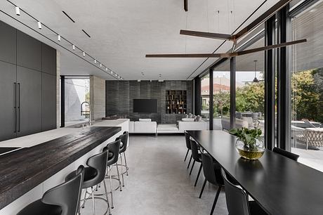 Hillside House by Dan and Hila Israelevitz Architects - 5