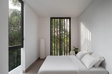Ombak Community House Designed with Community-Focused Rooftop Spaces in Mind - 5