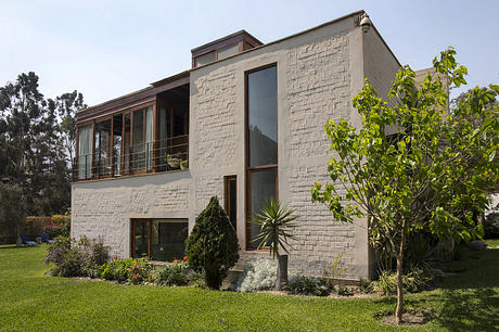 House GS: Vicca Verde Crafts Stylish Contemporary Refuge in Peruvian Nature - 8
