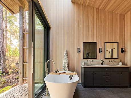 Rock Bluff House by Laura Killam Architecture - 7