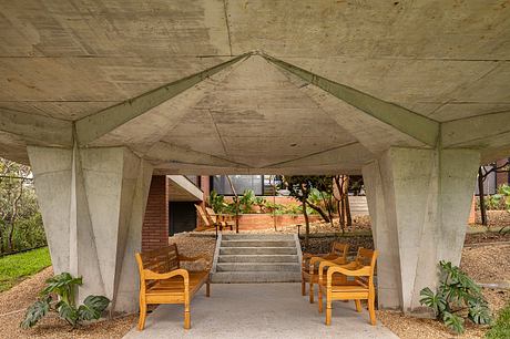 Trees House by Hersen Mendes Arquitetura - 7