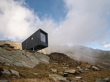 Bivacco Brédy Offers Warmth and Shelter High in the Mountains - 6