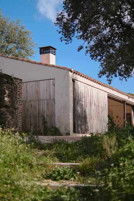 Cottage in La Vera Combines Traditional Architecture with Modern Comforts - 7