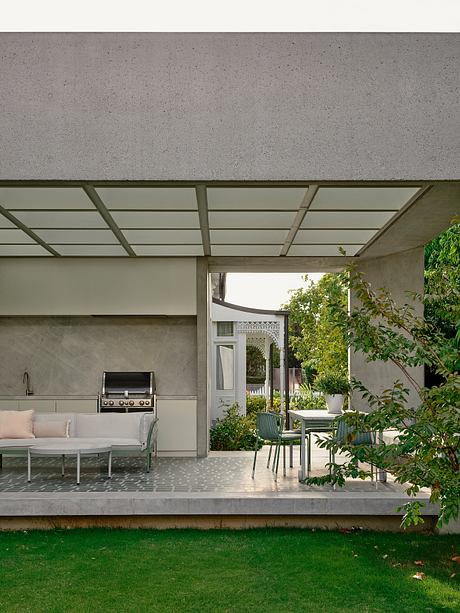 Fairfield Courtyard House Transforms 19th-Century Residence into Modern Haven - 9