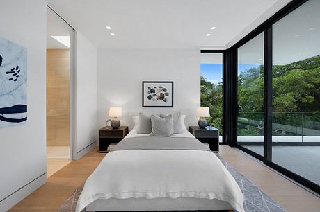 5515 Pine Tree Drive by SDH Studio Architecture Design - 7