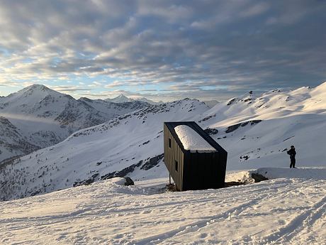 Bivacco Brédy Offers Warmth and Shelter High in the Mountains - 7
