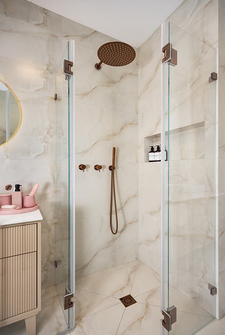 From Frame to Fabulous: A Warm, Modern Villa - 8