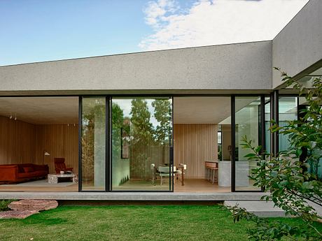 Fairfield Courtyard House Transforms 19th-Century Residence into Modern Haven - 11