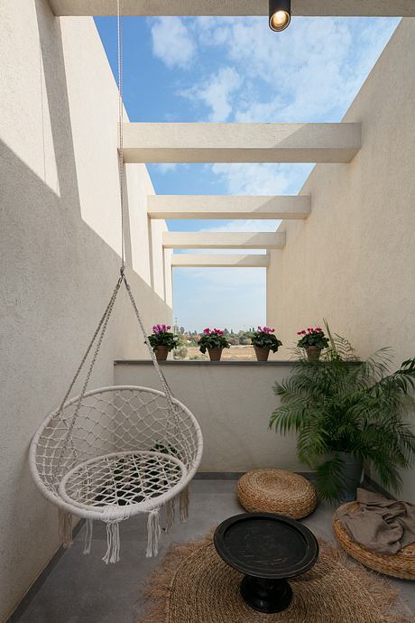 House with Double-Height Living Room by Ronnie Friedman - 7