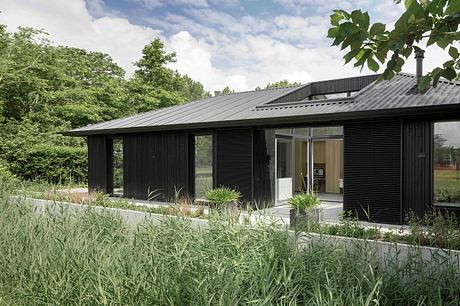 Senior Shelter by i29 - 8