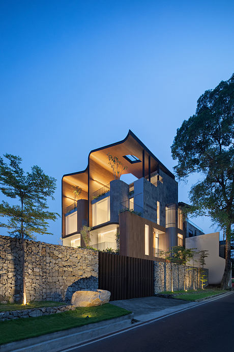 Ombak Community House Designed with Community-Focused Rooftop Spaces in Mind - 12
