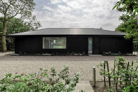 Senior Shelter by i29 - 9