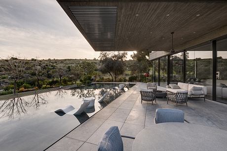 Hillside House by Dan and Hila Israelevitz Architects - 11