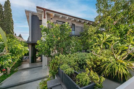 The Perfect Balance: Shpigel Architects Fuses Sentimental and Classic Elements - 15