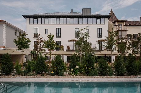 Hotel Rhin Garden by Sandra Tarruella Interioristas - 1